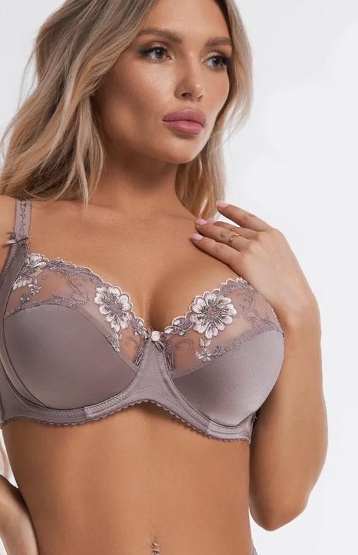 Lanny mode szatén csipkés merevítős melltartó D kosár